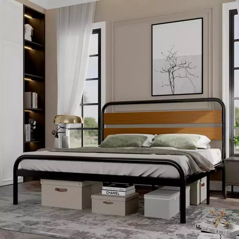 Struttura letto king size in metallo nero con testiera in legno, 1 persona