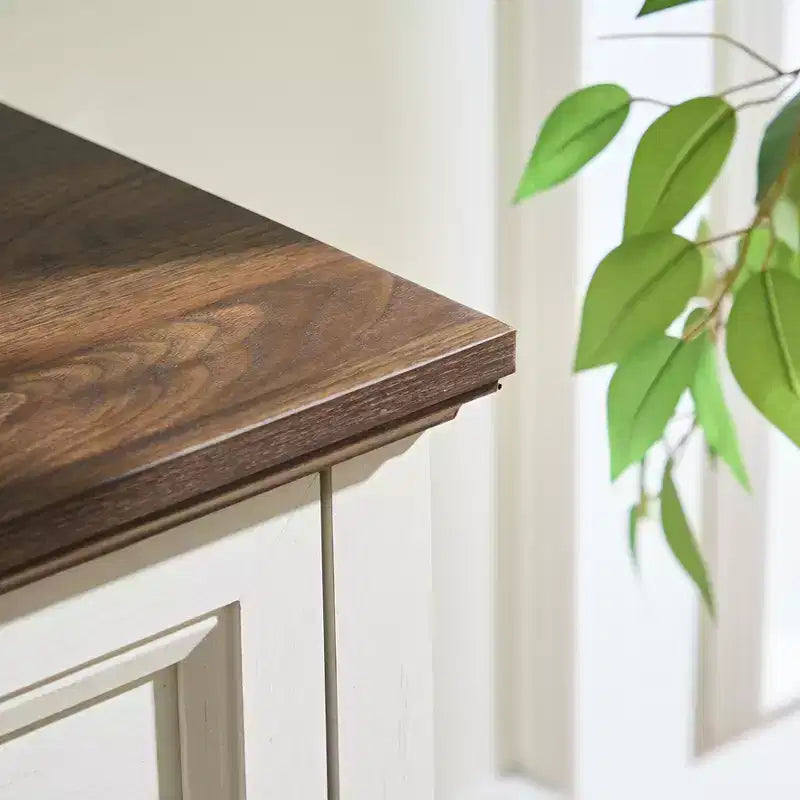 Comò moderno in legno marrone con manopole rotonde in metallo, 6/8 cassetti