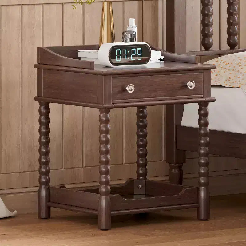 Comodino retrò in legno naturale con cassetto e ripiano aperto, singolo