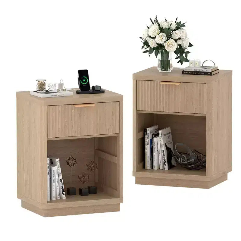 Set di 2 comodini scanalati grigi/naturali con stazione di ricarica e 1 cassetto